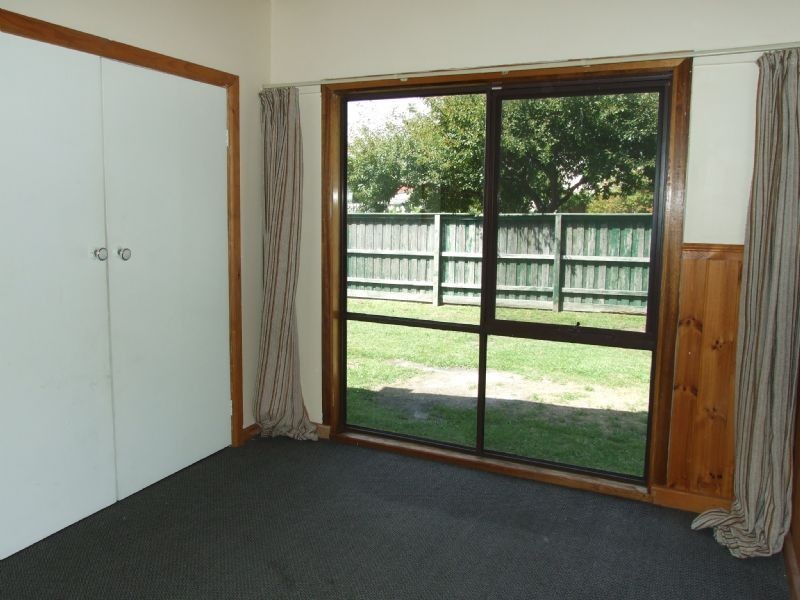 16 Bruce Street, Moe VIC 3825