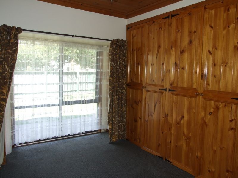 16 Bruce Street, Moe VIC 3825