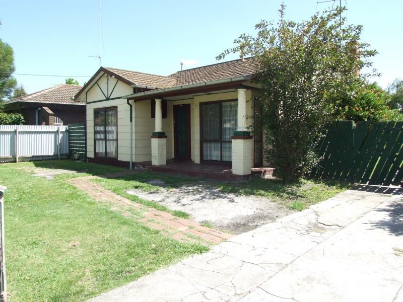 16 Bruce Street, Moe VIC 3825