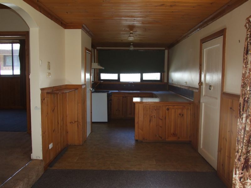 16 Bruce Street, Moe VIC 3825