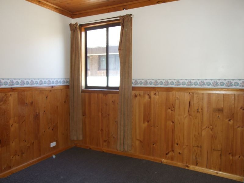 16 Bruce Street, Moe VIC 3825