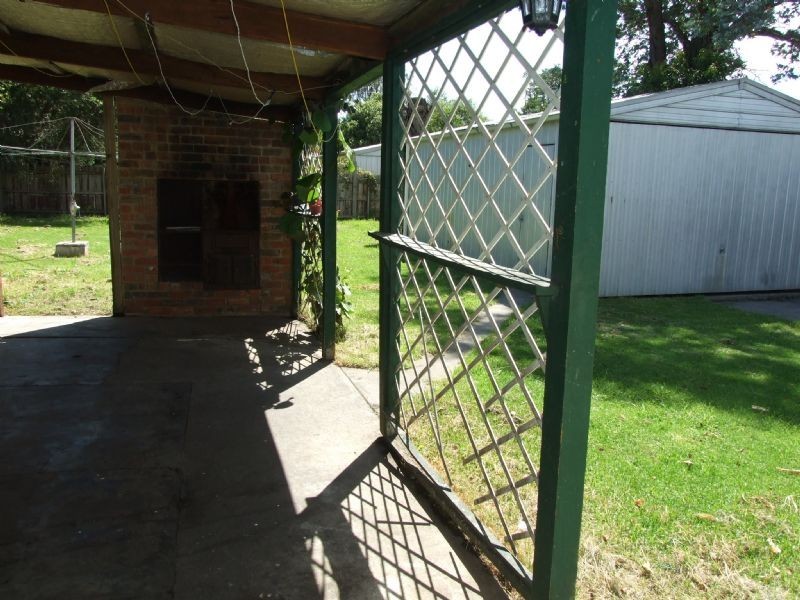 16 Bruce Street, Moe VIC 3825