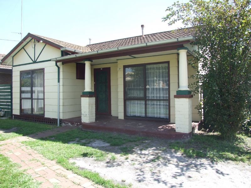 16 Bruce Street, Moe VIC 3825