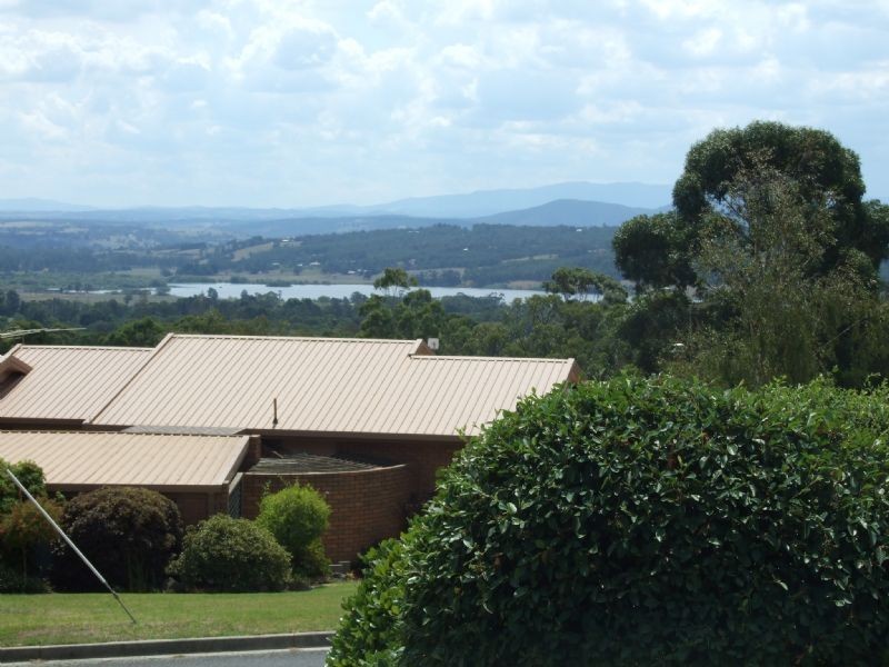 2 Fairway Drive,    YALLOURN HEIGHTS  Via, Newborough VIC 3825