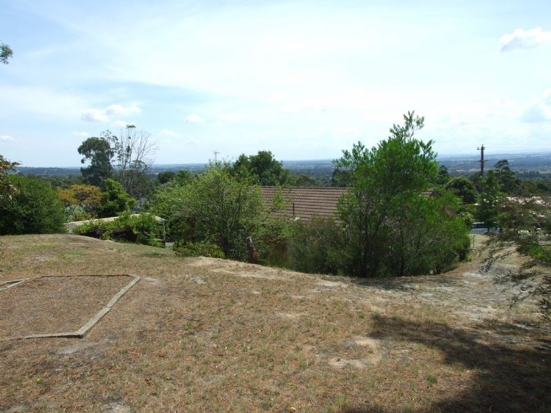 2 Fairway Drive,    YALLOURN HEIGHTS  Via, Newborough VIC 3825