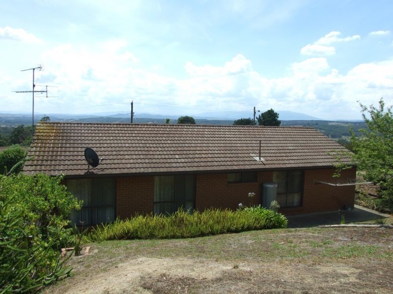 2 Fairway Drive,    YALLOURN HEIGHTS  Via, Newborough VIC 3825