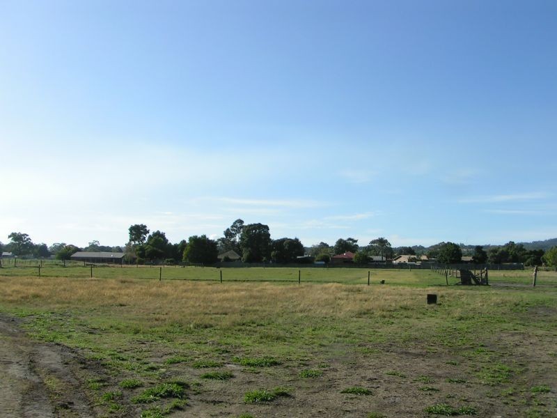 8 Mervyn Road, Moe VIC 3825