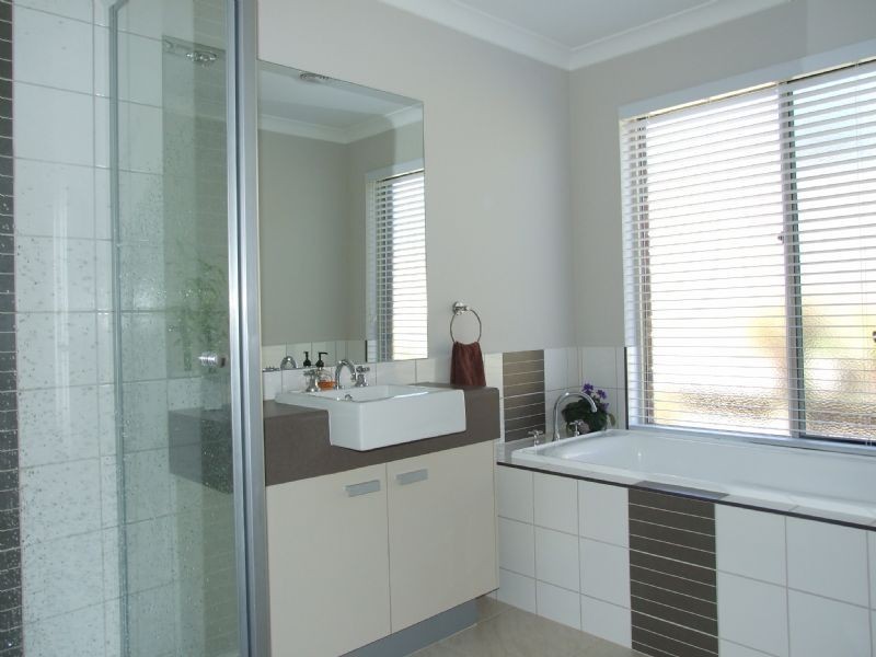 5 Sharnee Court, Moe VIC 3825