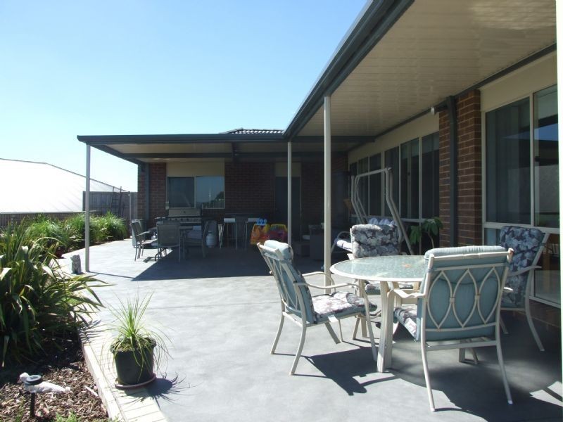 5 Sharnee Court, Moe VIC 3825