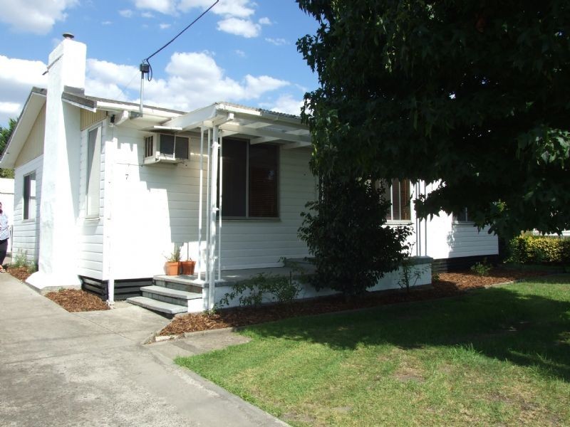 7 Boolarra Avenue, Newborough VIC 3825