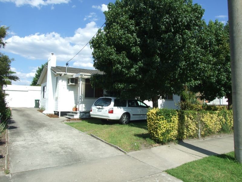 7 Boolarra Avenue, Newborough VIC 3825