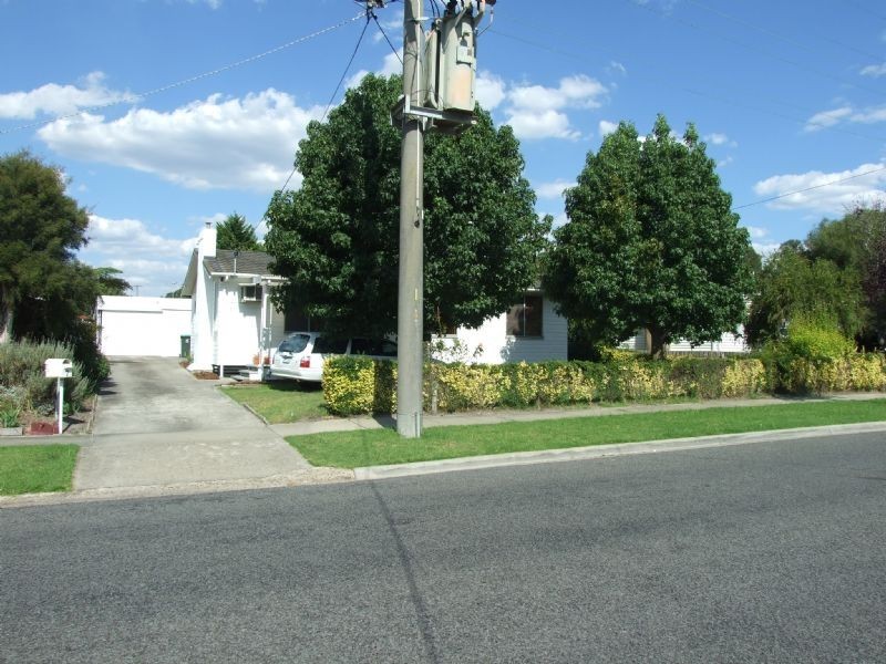 7 Boolarra Avenue, Newborough VIC 3825