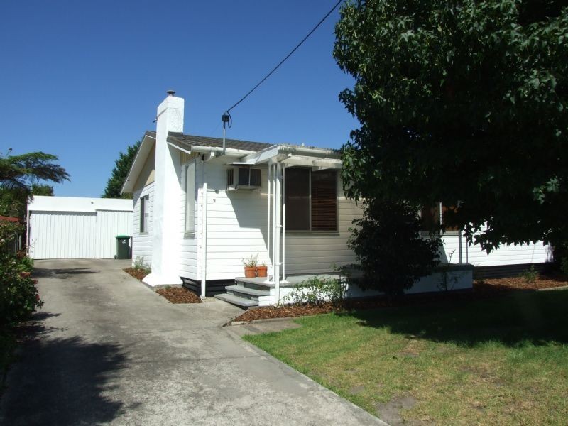 7 Boolarra Avenue, Newborough VIC 3825