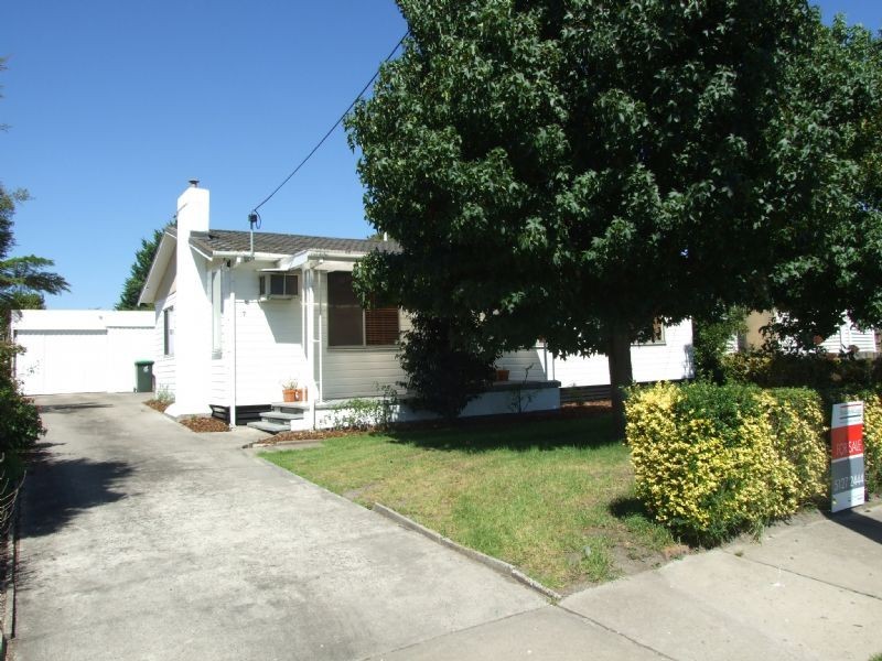 7 Boolarra Avenue, Newborough VIC 3825