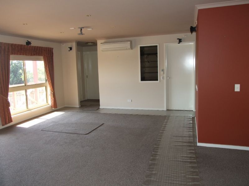5 Orion Court, Moe VIC 3825