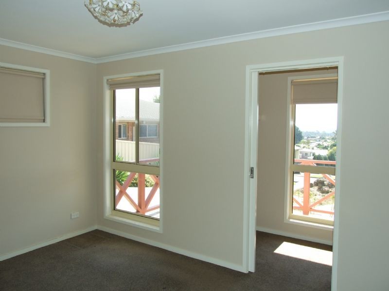 5 Orion Court, Moe VIC 3825