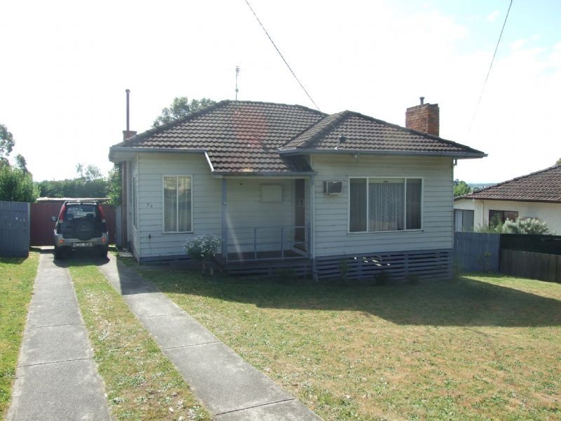 77 Hampton Street, Moe VIC 3825