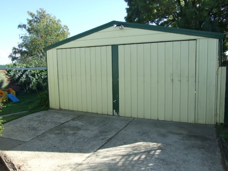 15 Lincoln Street, Moe VIC 3825
