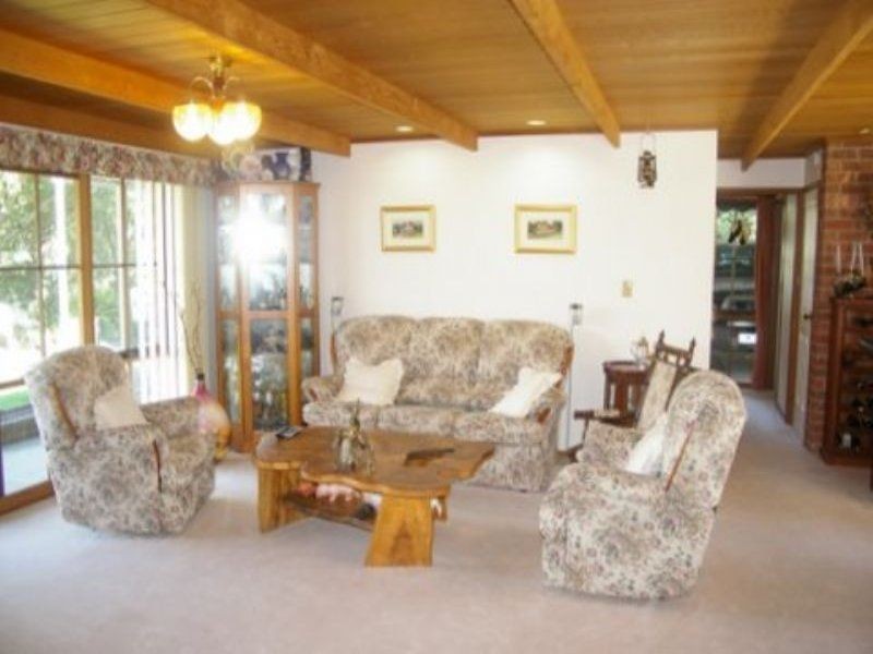 285 McDonalds Track, Hernes Oak VIC 3825