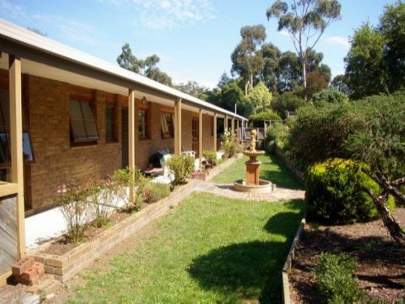 285 McDonalds Track, Hernes Oak VIC 3825