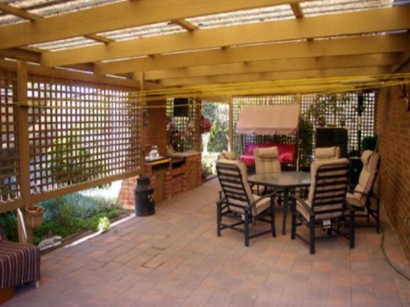 285 McDonalds Track, Hernes Oak VIC 3825
