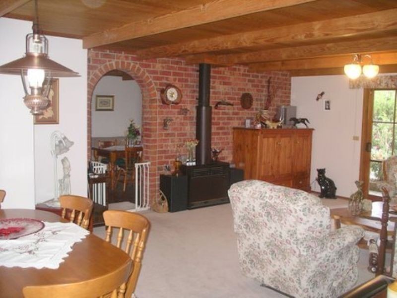 285 McDonalds Track, Hernes Oak VIC 3825