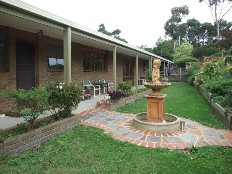 285 McDonalds Track, Hernes Oak VIC 3825