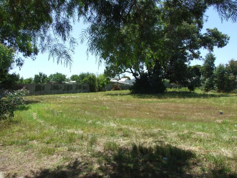 17 Stirling Street, Moe VIC 3825