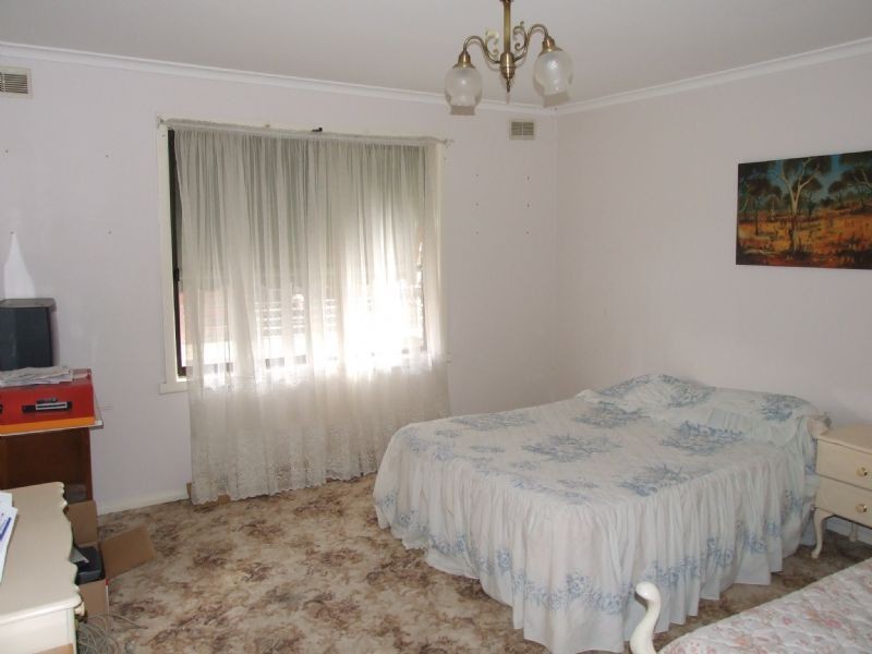 2 Peer Street, Moe VIC 3825