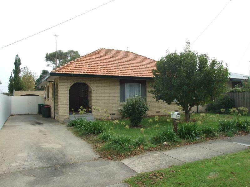 10 Austin Avenue, Moe VIC 3825