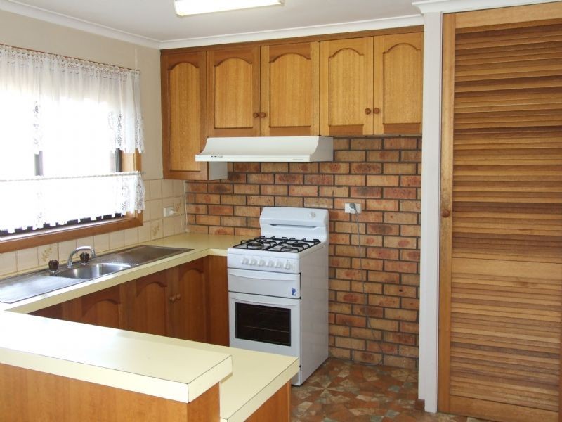 1/2 Evelyn Street, Moe VIC 3825