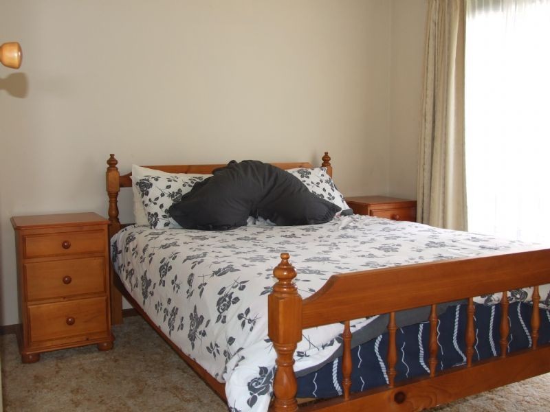 1/2 Evelyn Street, Moe VIC 3825