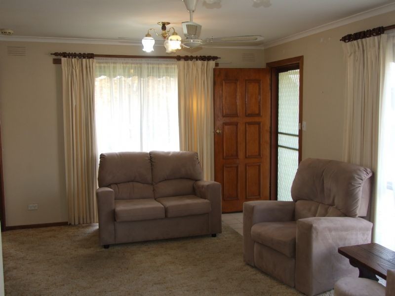 1/2 Evelyn Street, Moe VIC 3825