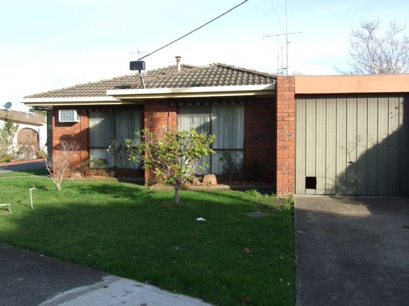 1/2 Evelyn Street, Moe VIC 3825