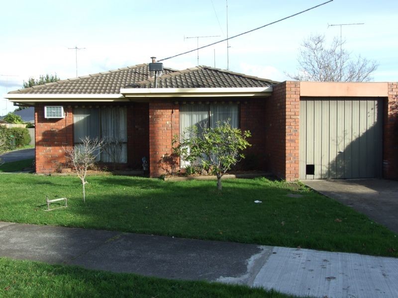 1/2 Evelyn Street, Moe VIC 3825