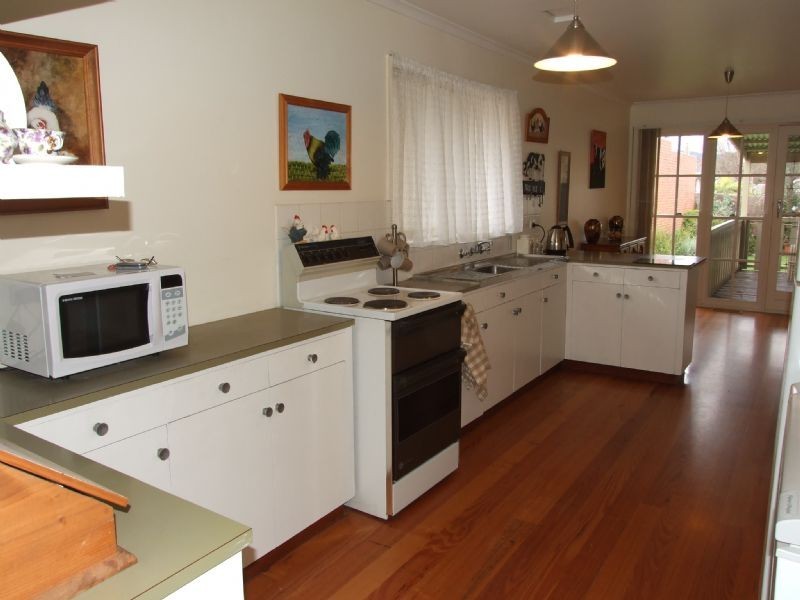 28 Heather Grove, Newborough VIC 3825