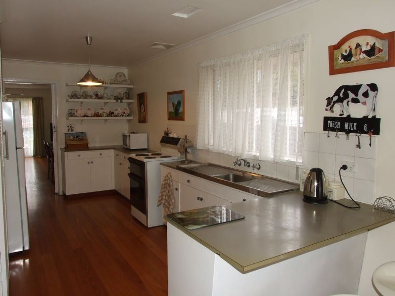 28 Heather Grove, Newborough VIC 3825