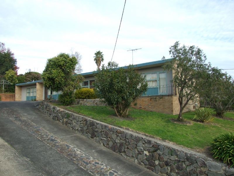 1-2 8 Chamberlain Road, Newborough VIC 3825