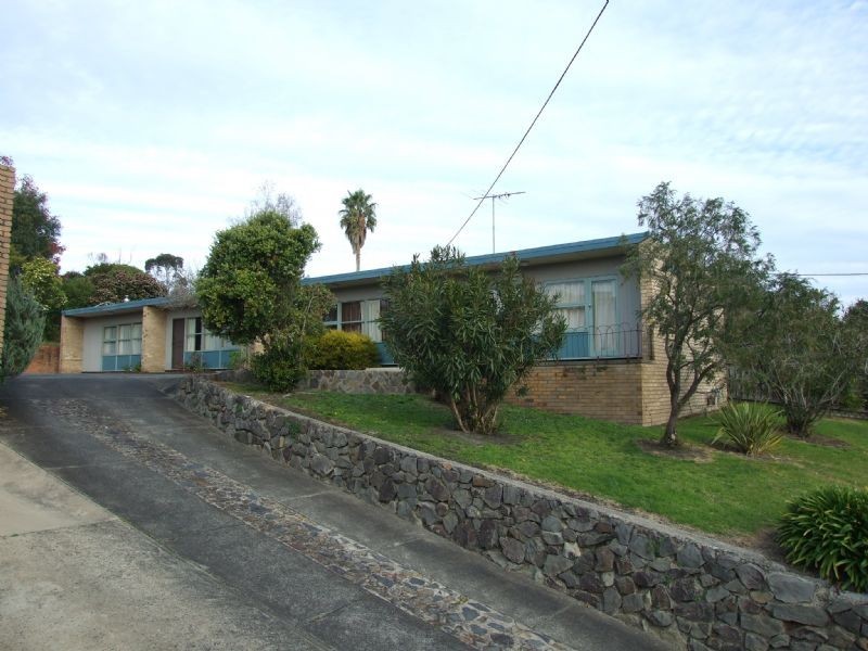 1-2 8 Chamberlain Road, Newborough VIC 3825