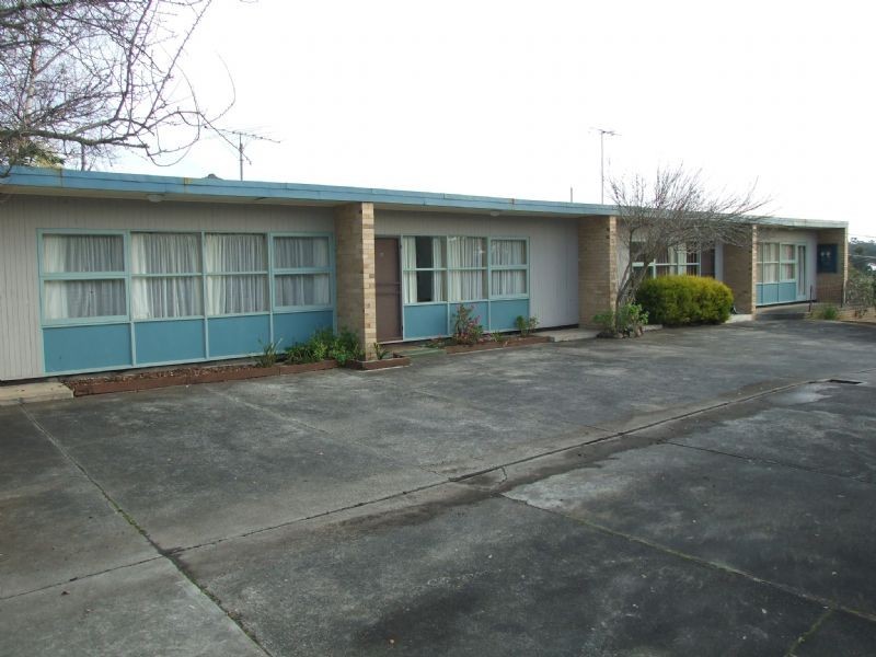 1-2 8 Chamberlain Road, Newborough VIC 3825