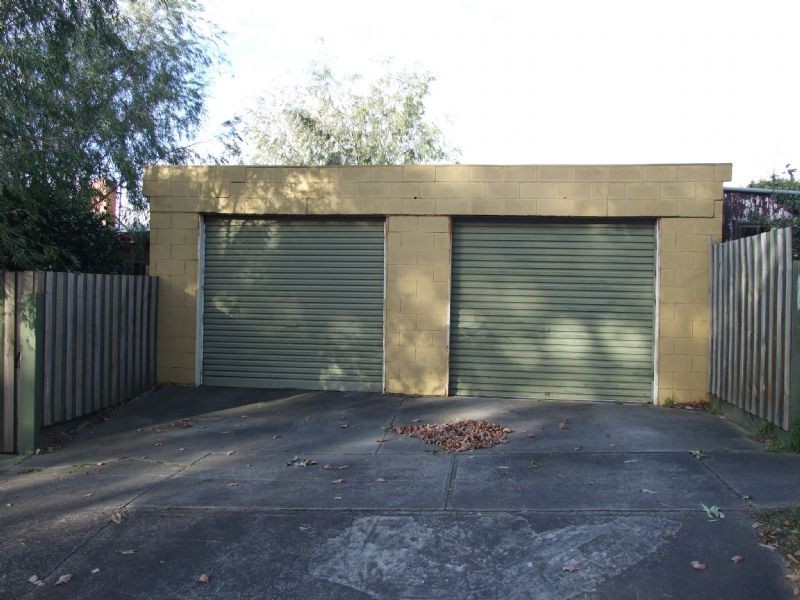 17 Paisley Street, Newborough VIC 3825