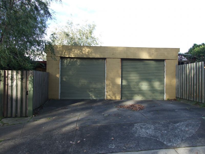 17 Paisley Street, Newborough VIC 3825