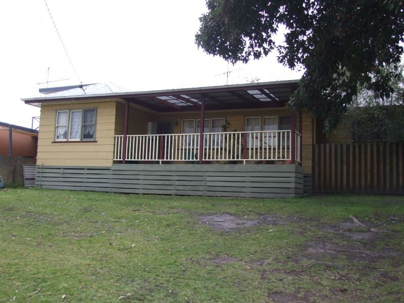 17 Paisley Street, Newborough VIC 3825