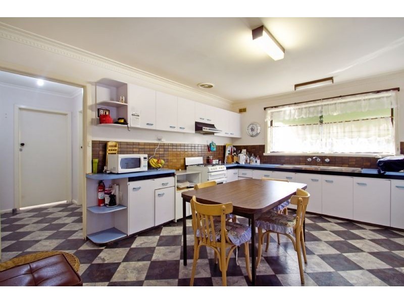 2 Peer Street, Moe VIC 3825