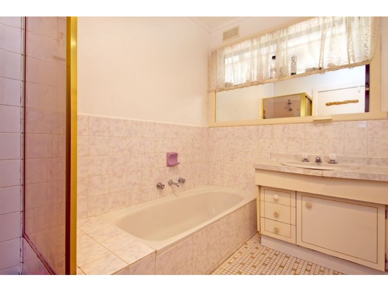 2 Peer Street, Moe VIC 3825