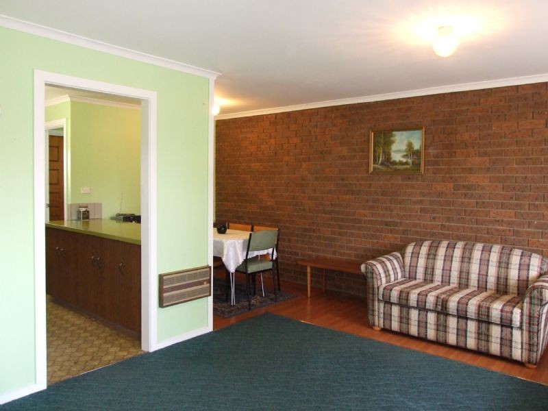 2/20 Gladstone, Moe VIC 3825