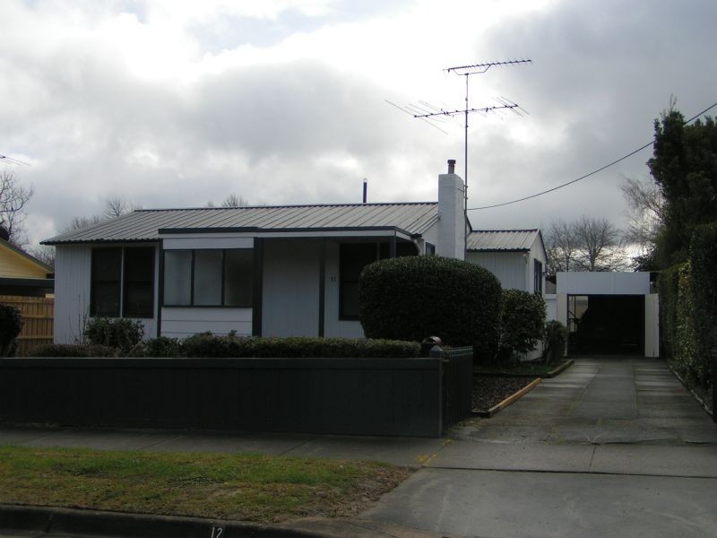 12 Hallston Street, Newborough VIC 3825