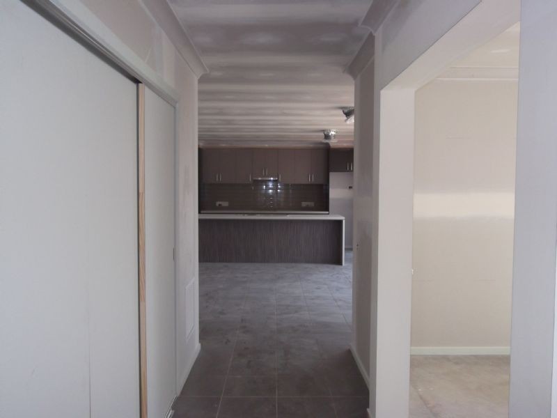 1 & 2/4 Linton Avenue, Moe VIC 3825