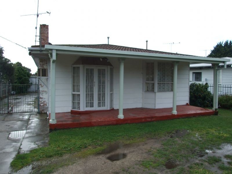 8 John Street, Moe VIC 3825