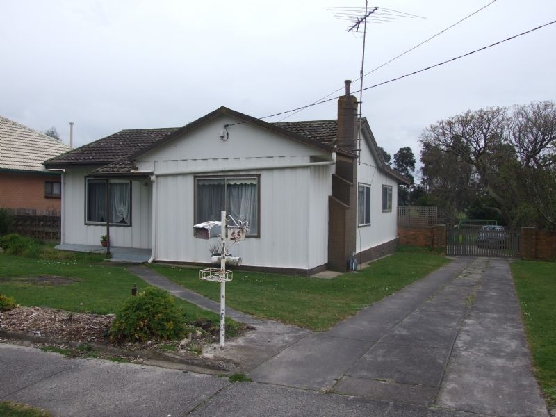 55 Chamberlain Road, Newborough VIC 3825
